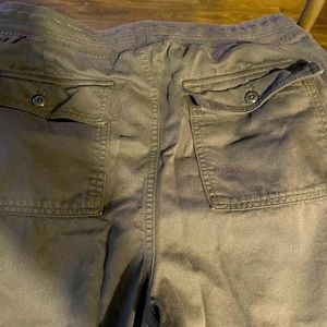 Gap joggers pants size extra large color, brown never worn